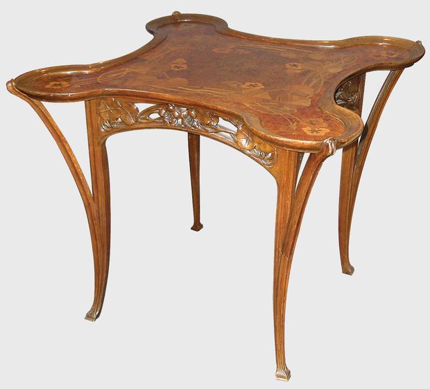 O-GALLE - Table quadri-lobée.jpg