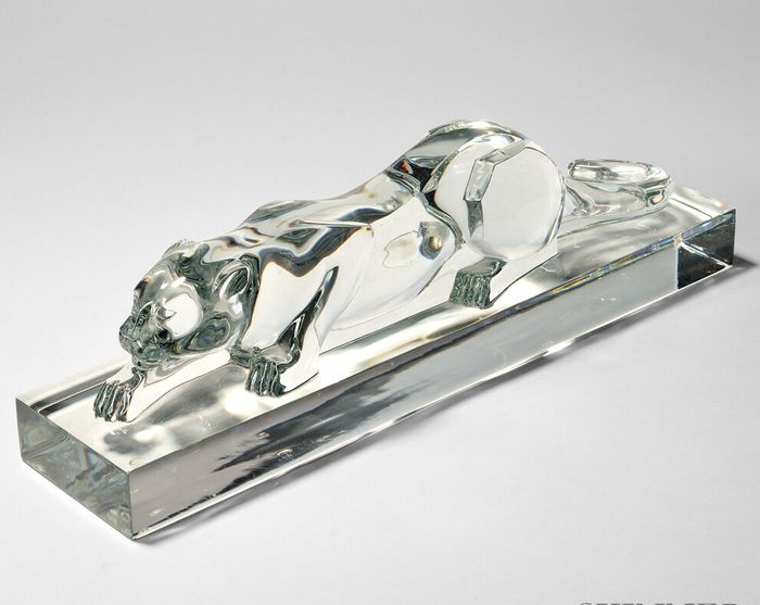 O_CHEVALIER - Baccarat_panther_sculpture.jpg