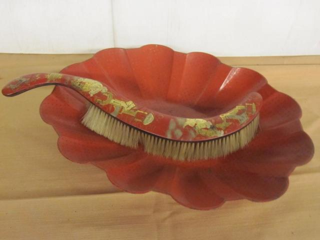 PONT à MOUSSON - Brosse_et_ramasse-miettes_en papier_maché.jpg