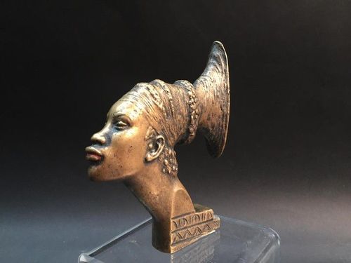 27892711--r7335--t1519394156--sa1eb--gaston-broquet-1880-1947-la-croisiere-noire-mangbetu-profil-dafricaine-normal.jpg