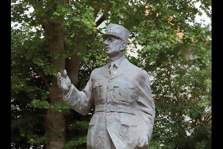 Claude GOUTE       :  Le Général Ch. de Gaulle