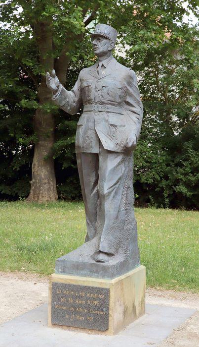 Claude GOUTE       :  Le Général Ch. de Gaulle